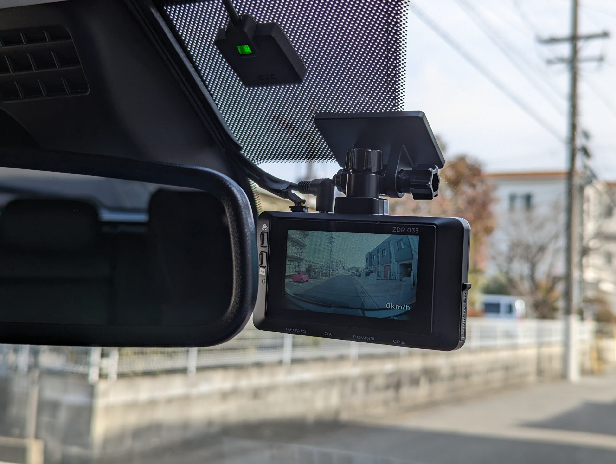CX-5に前後ドラレコ取り付け 愛知県